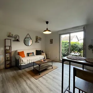 Appartement Studio Avec Terrasse - Piscine - Free Parking, Toulouse